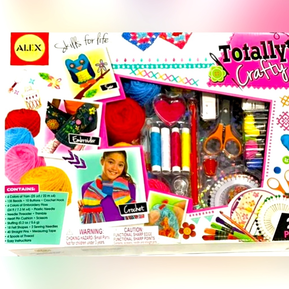 NEW ALEX Totally Crafty 225 Piece Craft Set Totally Crafty Creative Art Kit Toy